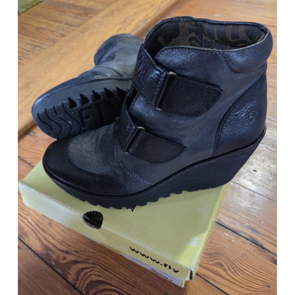 Fly London Yugo Wedge Booties Size 39 (8-8.5) Graphite Leather EUC Worn 1x